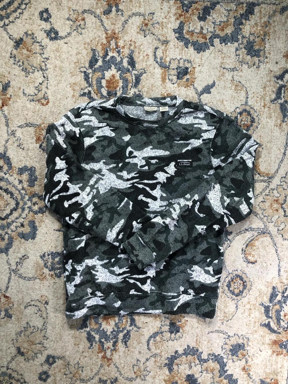 L.L. Bean Sweatshirt Mens Medium Green Camo Print Fleece Crewneck Pullover Logo